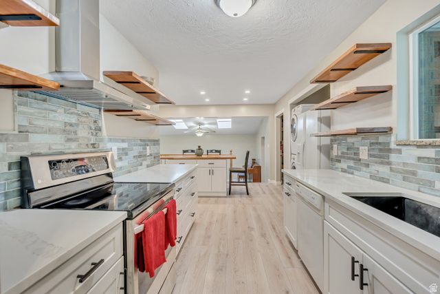 8234 S GRAMBLING WAY, Sandy, UT 84094