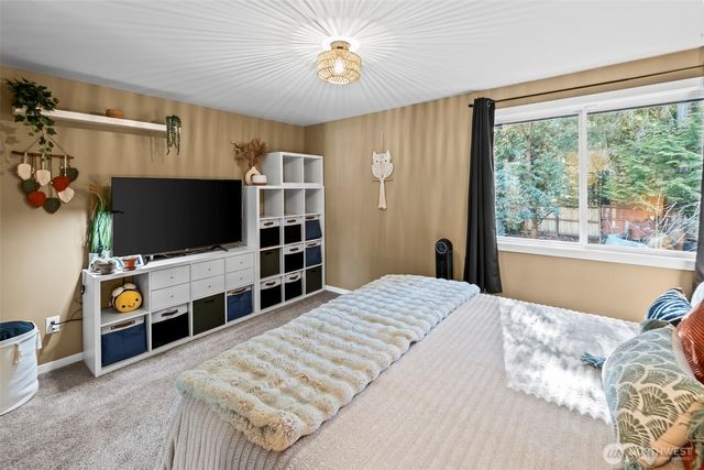 405 Falcon Court NE, Bremerton, WA 98311