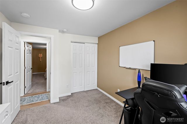 405 Falcon Court NE, Bremerton, WA 98311