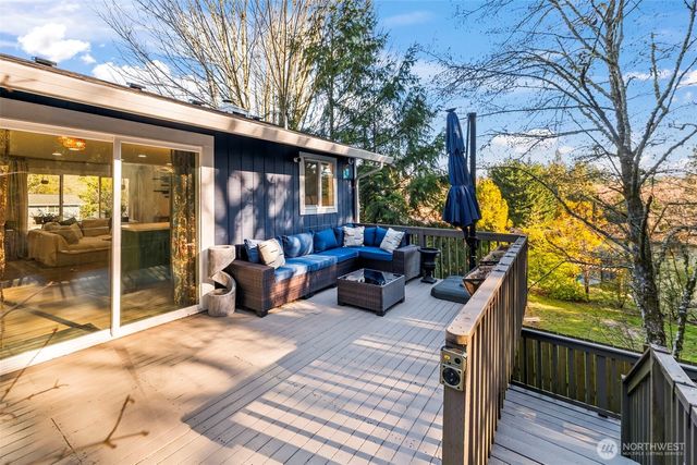 405 Falcon Court NE, Bremerton, WA 98311