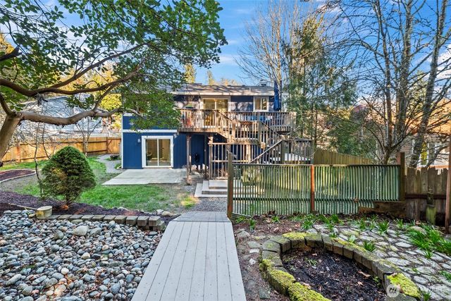 405 Falcon Court NE, Bremerton, WA 98311