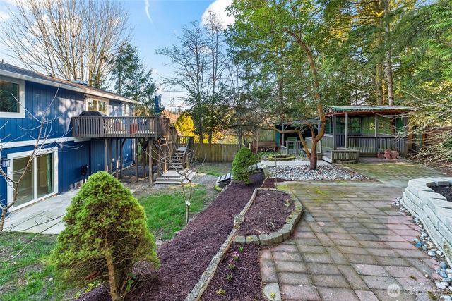 405 Falcon Court NE, Bremerton, WA 98311