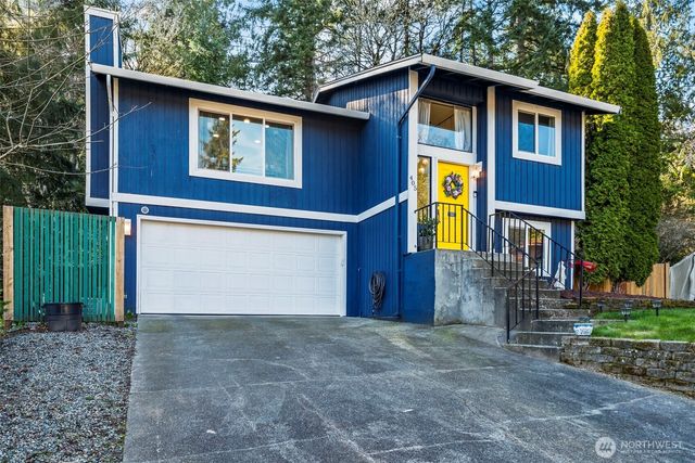 405 Falcon Court NE, Bremerton, WA 98311