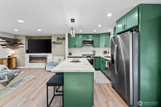 405 Falcon Court NE, Bremerton, WA 98311