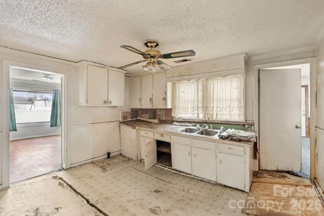 204 Harrison Drive, Belmont, NC 28012