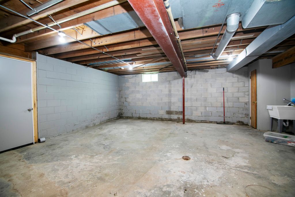 Image 16 of property listing at 1572 Cardinal Drive, Bourbonnais, IL 60914