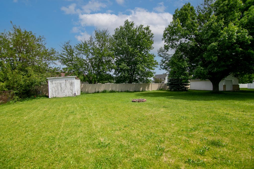 Image 18 of property listing at 1572 Cardinal Drive, Bourbonnais, IL 60914