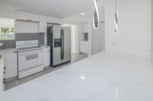 203 WATERWAY CIRCLE NE, Port Charlotte, FL 33952