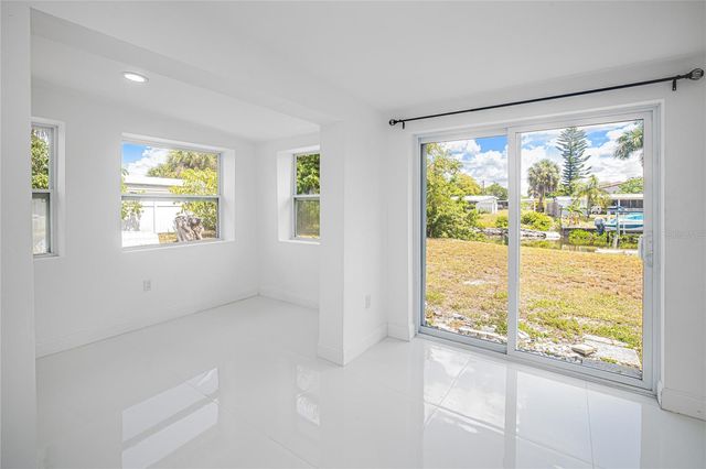 203 WATERWAY CIRCLE NE, Port Charlotte, FL 33952