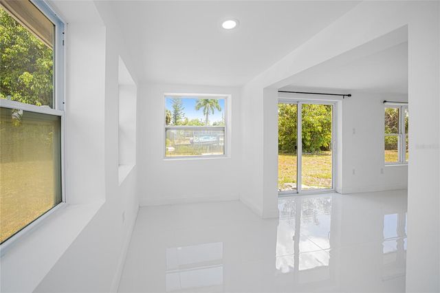 203 WATERWAY CIRCLE NE, Port Charlotte, FL 33952