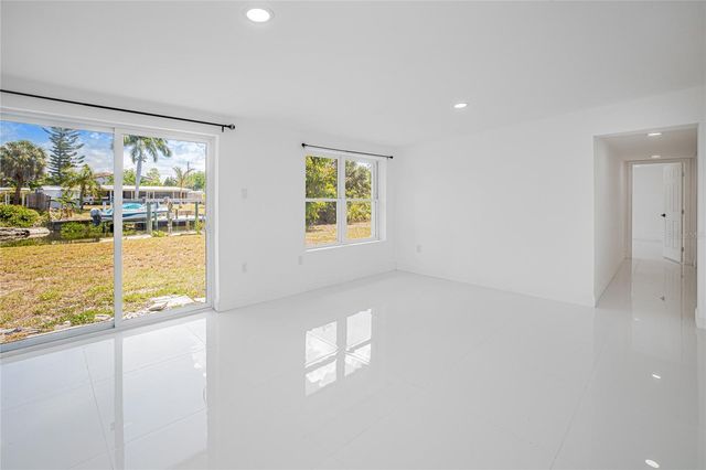 203 WATERWAY CIRCLE NE, Port Charlotte, FL 33952