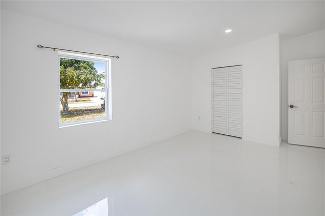 203 WATERWAY CIRCLE NE, Port Charlotte, FL 33952