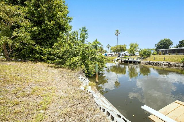 203 WATERWAY CIRCLE NE, Port Charlotte, FL 33952