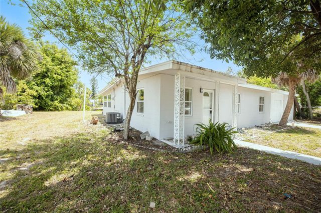 203 WATERWAY CIRCLE NE, Port Charlotte, FL 33952