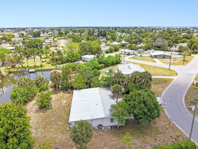 203 WATERWAY CIRCLE NE, Port Charlotte, FL 33952