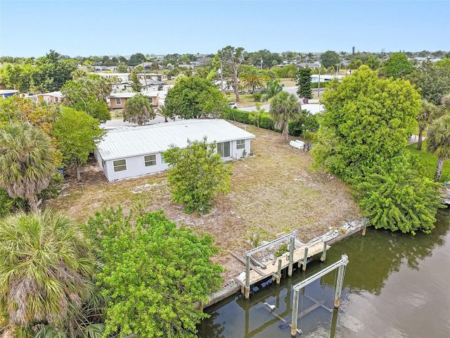 203 WATERWAY CIRCLE NE, Port Charlotte, FL 33952