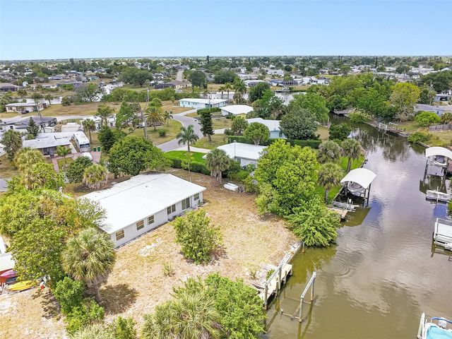 203 WATERWAY CIRCLE NE, Port Charlotte, FL 33952