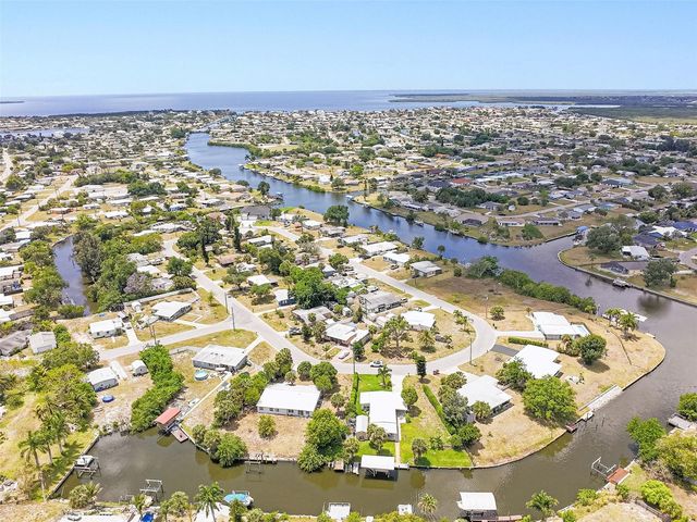 203 WATERWAY CIRCLE NE, Port Charlotte, FL 33952