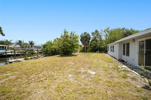 203 WATERWAY CIRCLE NE, Port Charlotte, FL 33952