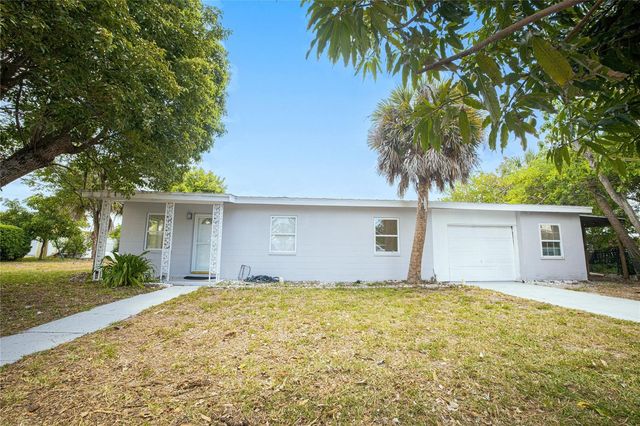 203 WATERWAY CIRCLE NE, Port Charlotte, FL 33952