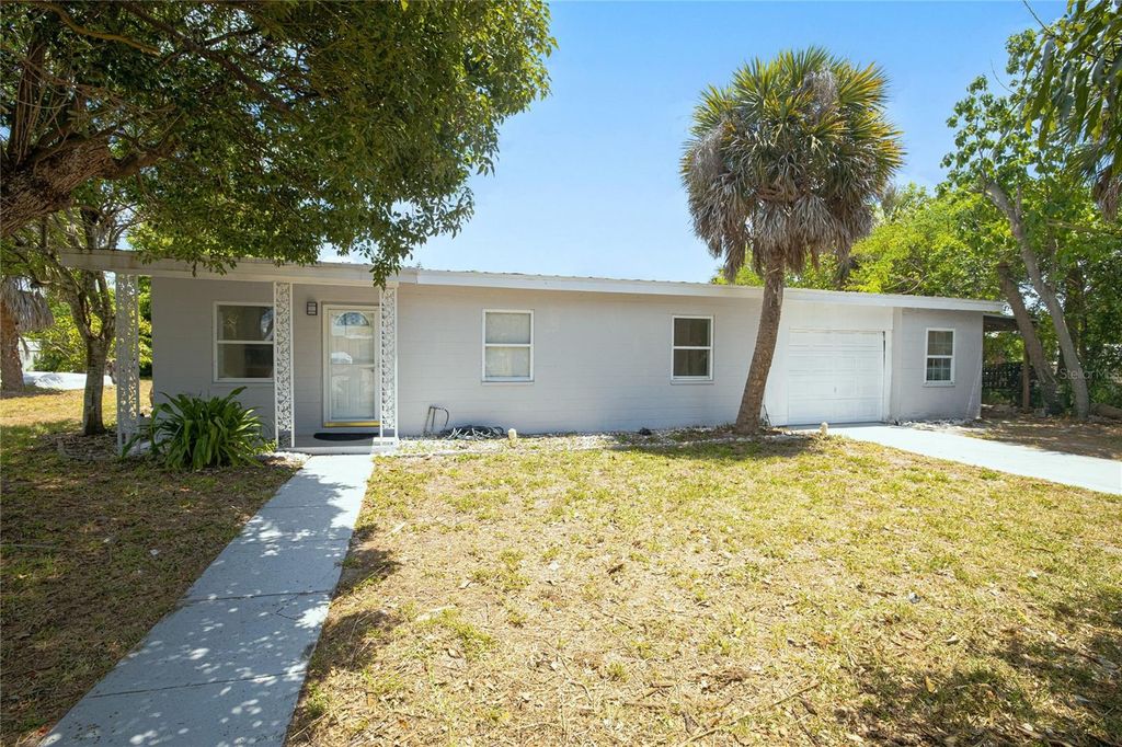 203 WATERWAY CIRCLE NE, Port Charlotte, FL 33952