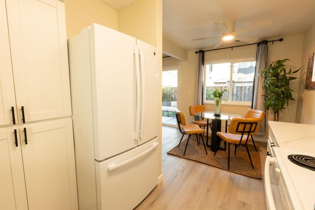 595 Blossom Way 10, Hayward, CA 94541