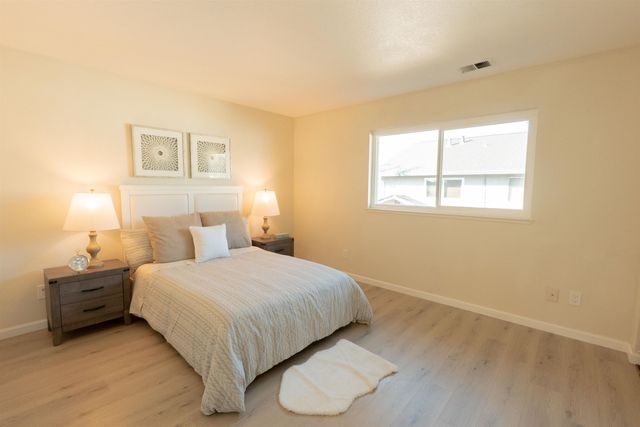 595 Blossom Way 10, Hayward, CA 94541