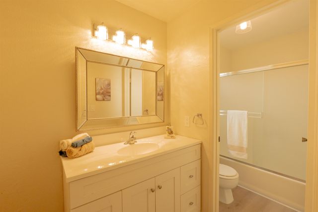 595 Blossom Way 10, Hayward, CA 94541