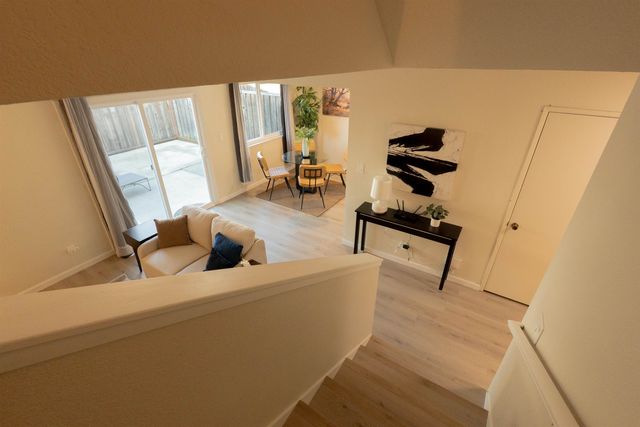 595 Blossom Way 10, Hayward, CA 94541