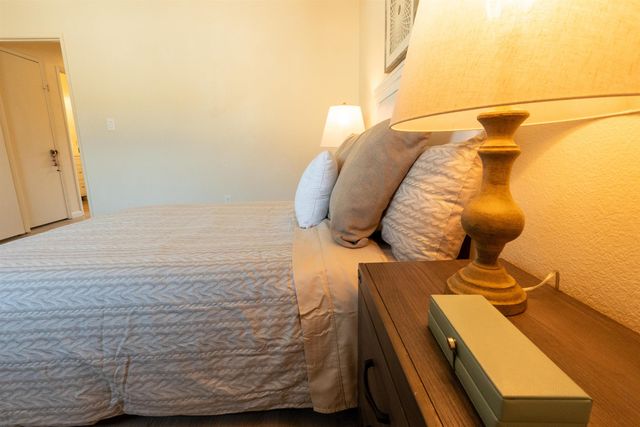 595 Blossom Way 10, Hayward, CA 94541