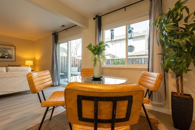 595 Blossom Way 10, Hayward, CA 94541