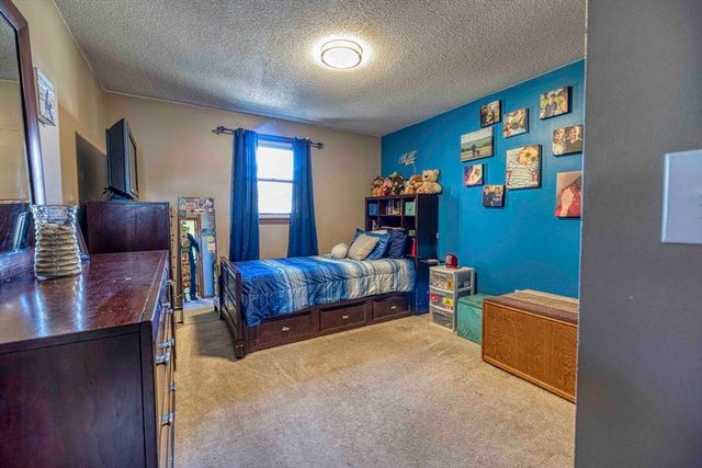 321 Embert St, Fall River, MA 02721