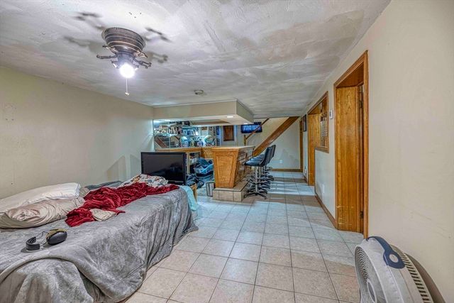 321 Embert St, Fall River, MA 02721