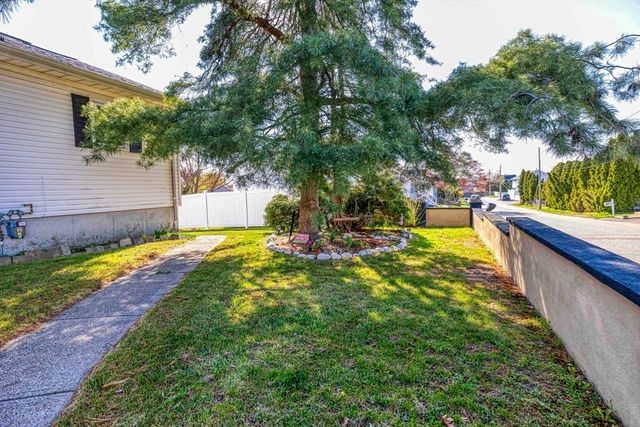 321 Embert St, Fall River, MA 02721