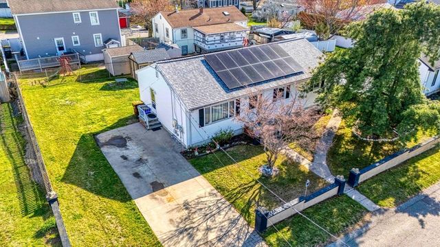 321 Embert St, Fall River, MA 02721