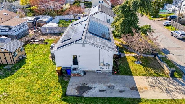 321 Embert St, Fall River, MA 02721
