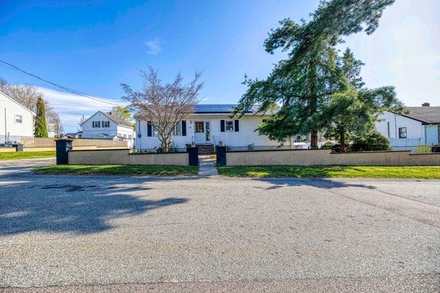 321 Embert St, Fall River, MA 02721