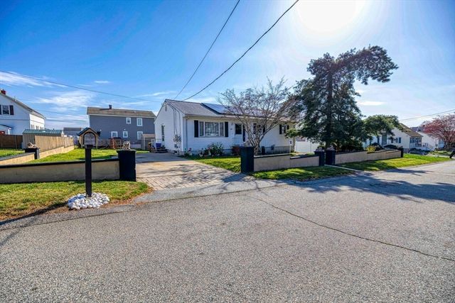 321 Embert St, Fall River, MA 02721