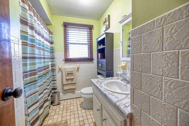 321 Embert St, Fall River, MA 02721