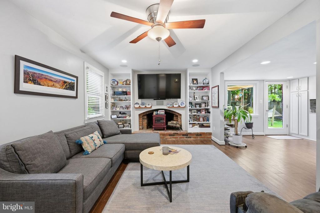 Image 11 of property listing at 16629 S WESTLAND DR, Gaithersburg, MD 20877