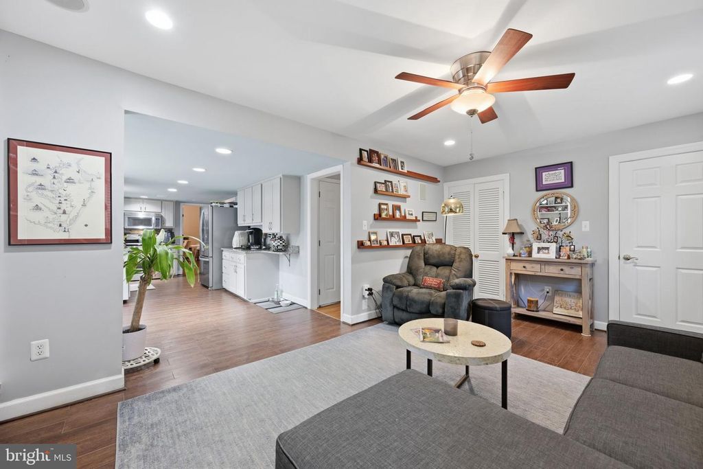 Image 13 of property listing at 16629 S WESTLAND DR, Gaithersburg, MD 20877