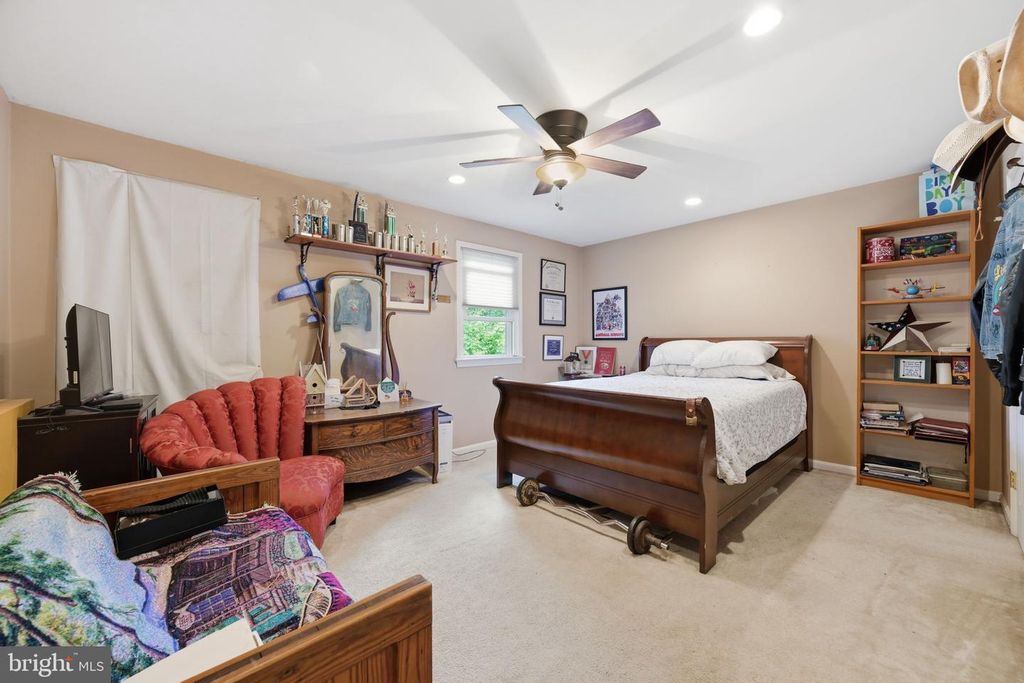 Image 24 of property listing at 16629 S WESTLAND DR, Gaithersburg, MD 20877