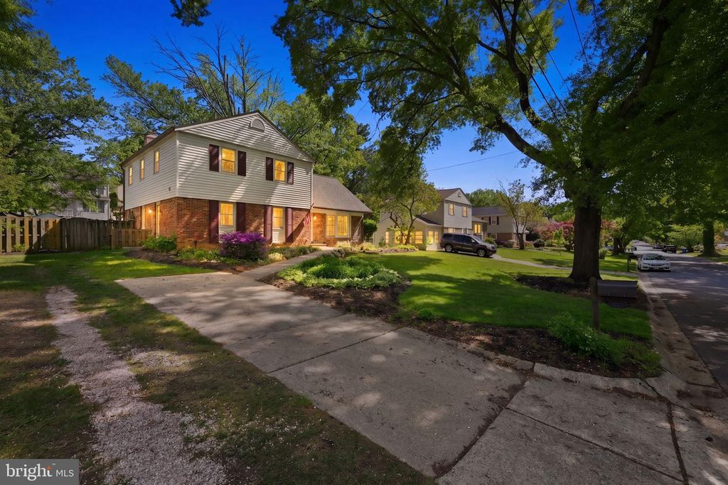 Image 33 of property listing at 16629 S WESTLAND DR, Gaithersburg, MD 20877