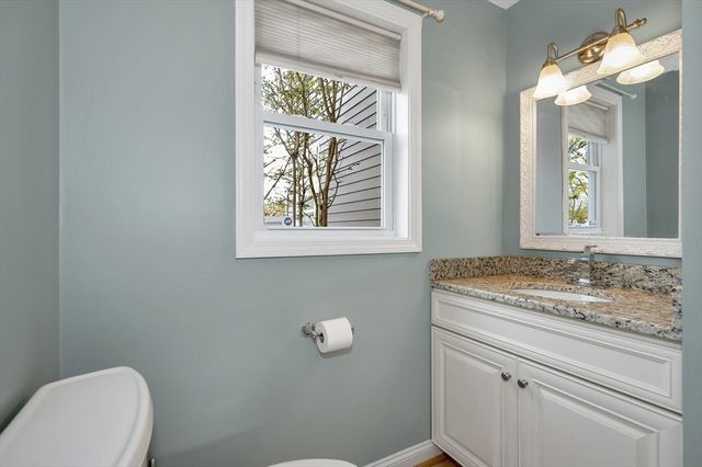 821 Merrimack Ave, Dracut, MA 01826