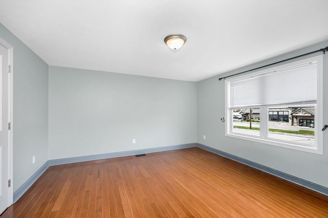 821 Merrimack Ave, Dracut, MA 01826