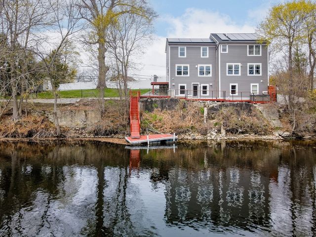 821 Merrimack Ave, Dracut, MA 01826