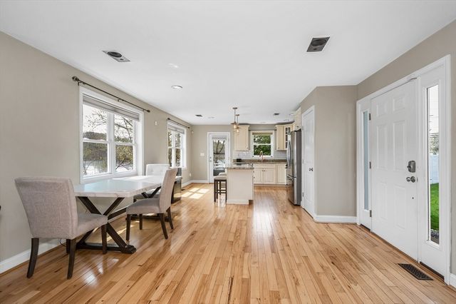 821 Merrimack Ave, Dracut, MA 01826