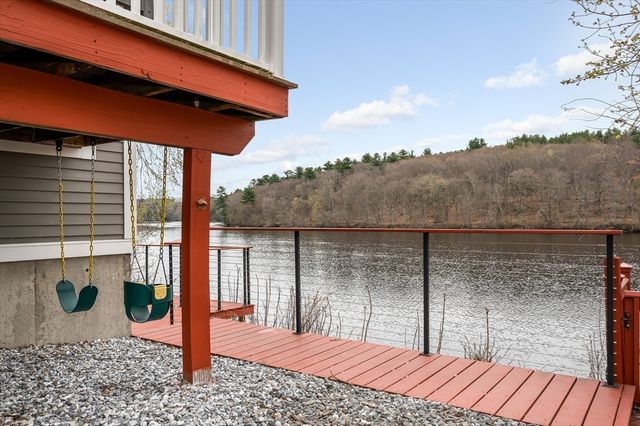 821 Merrimack Ave, Dracut, MA 01826