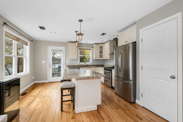 821 Merrimack Ave, Dracut, MA 01826