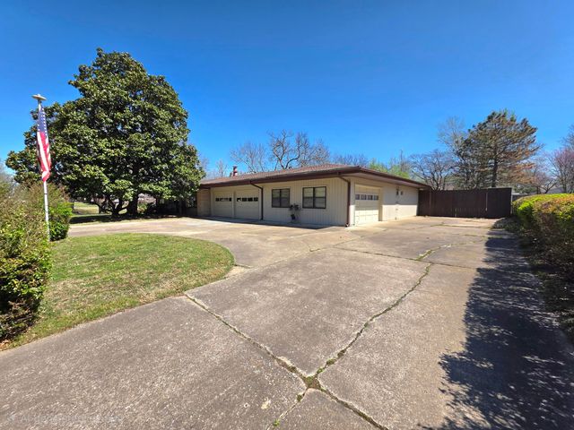 1800 Rockdale Boulevard, Miami, OK 74354